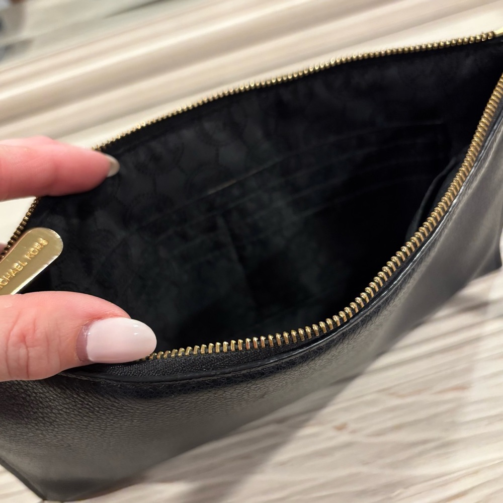 Michael Kors Wristlet - Picture 4 of 6